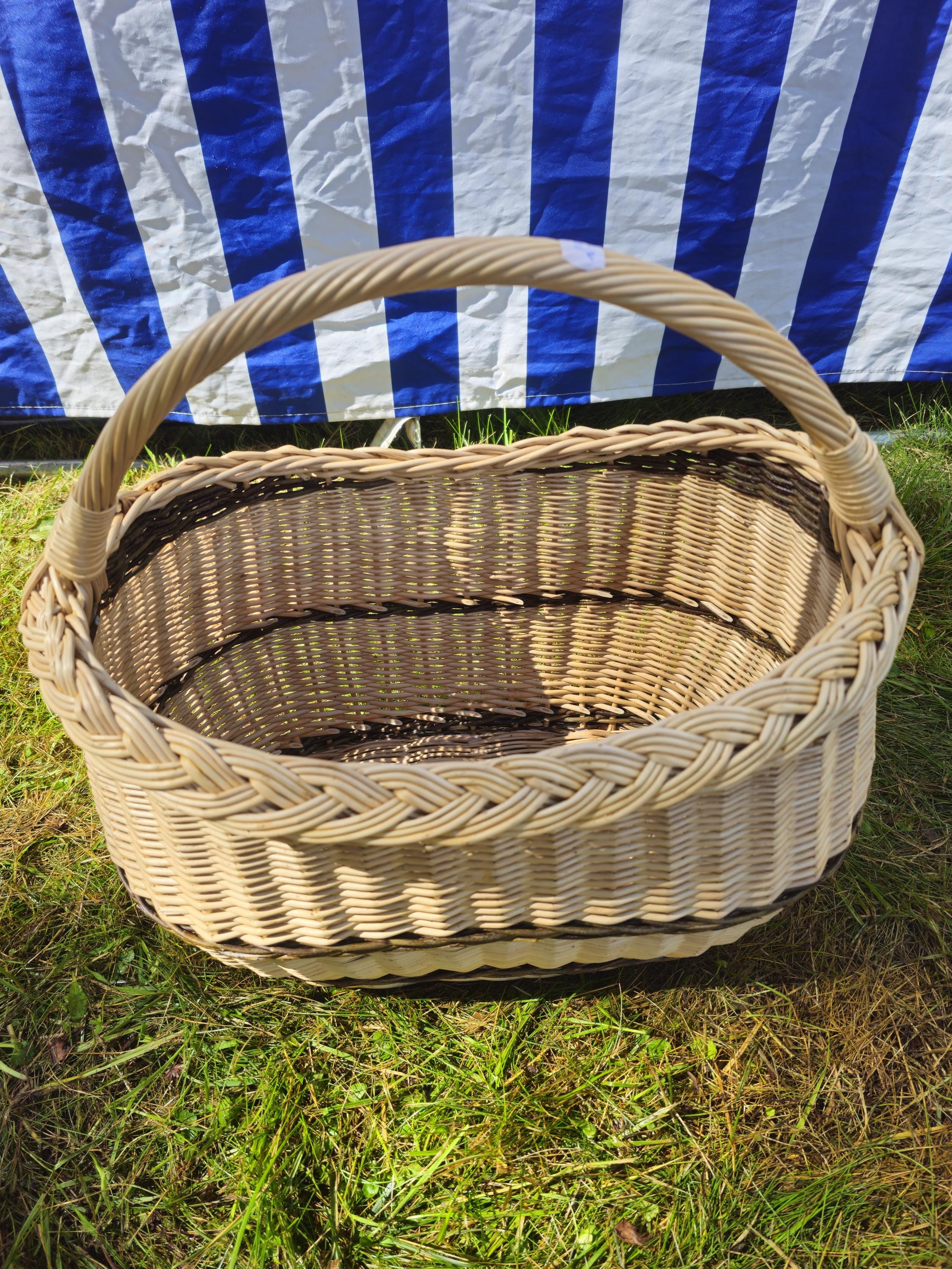 Wicker Oval Basket with Braided Rim – Medium Handwoven Willow Basket
