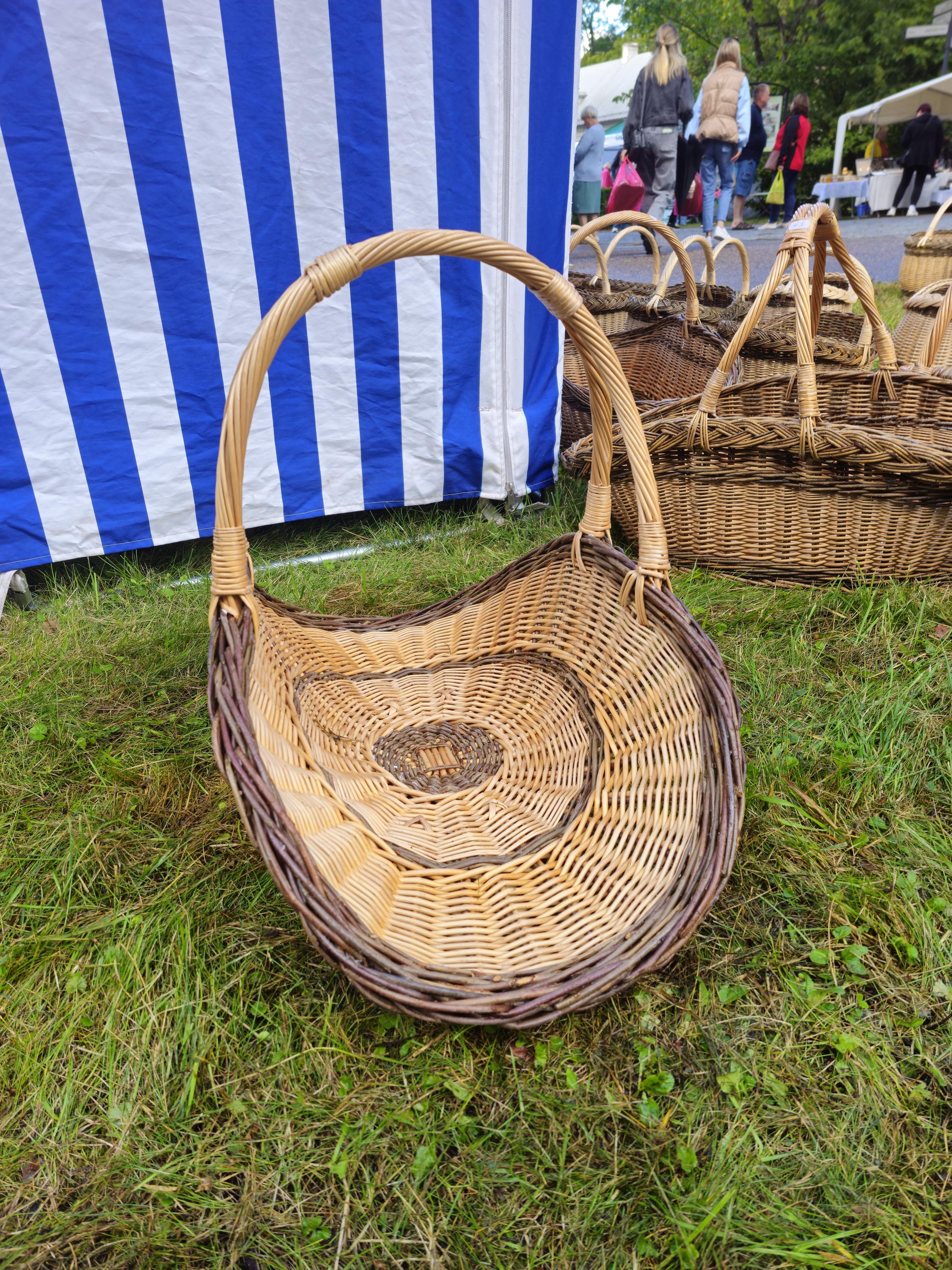 Wicker Flower Basket with Arched Handle – Handwoven Display Basket