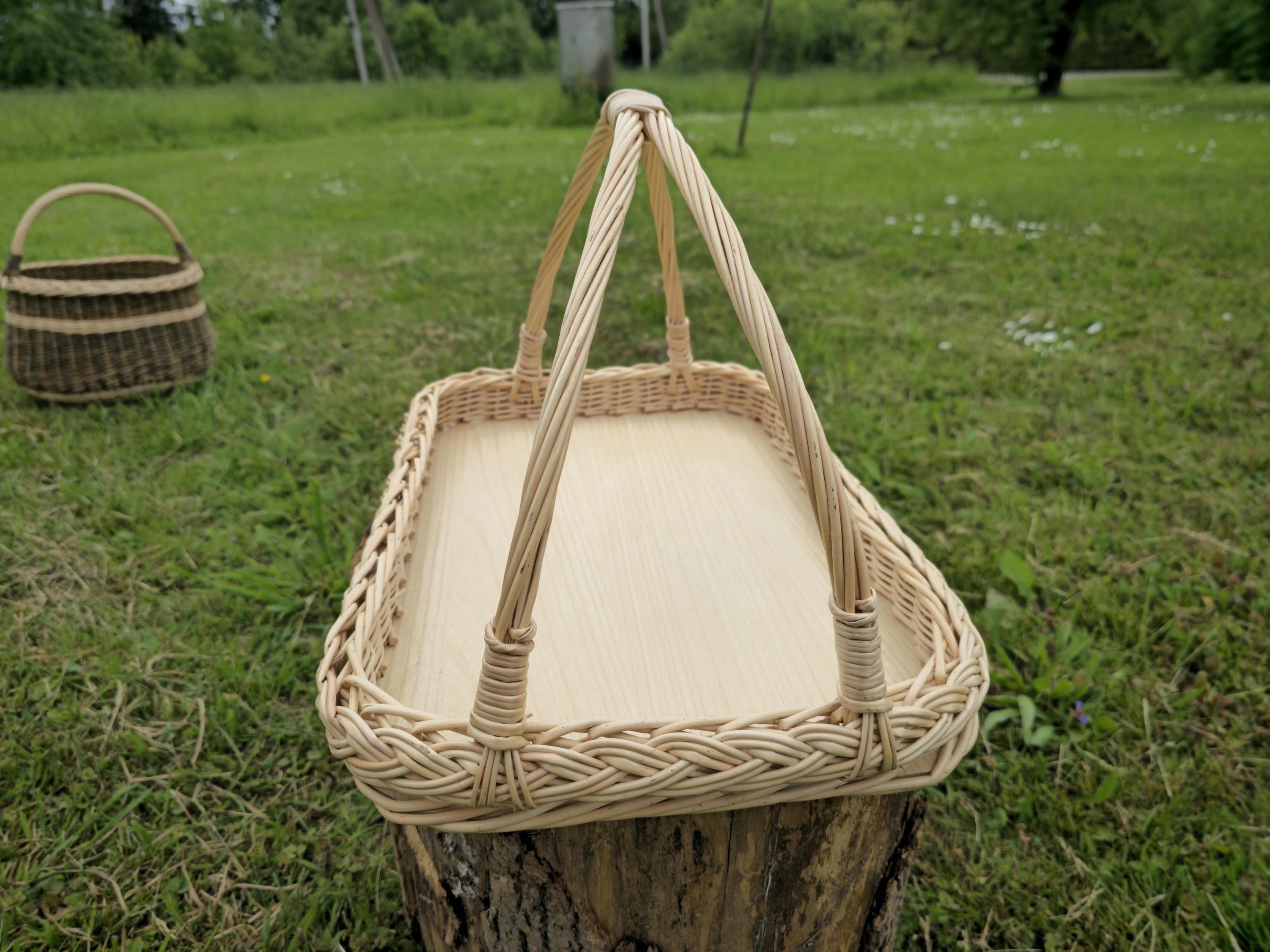 Handwoven Wicker Tray – Rustic Willow Serving Basket with Handles, Natural Table or Kitchen Decor