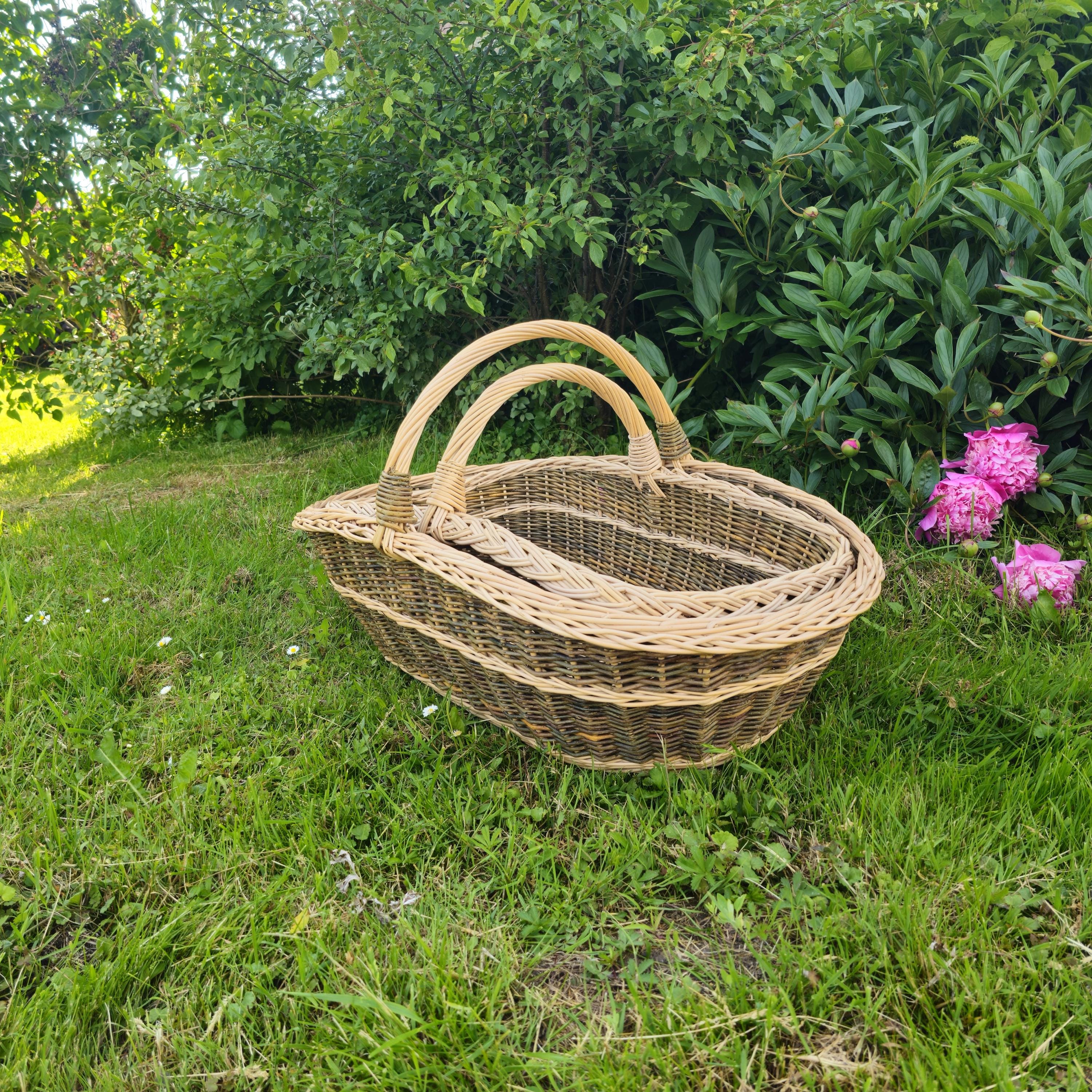 Handwoven Willow Nesting Baskets: Rustic Lithuanian Home Decor, Set of 2