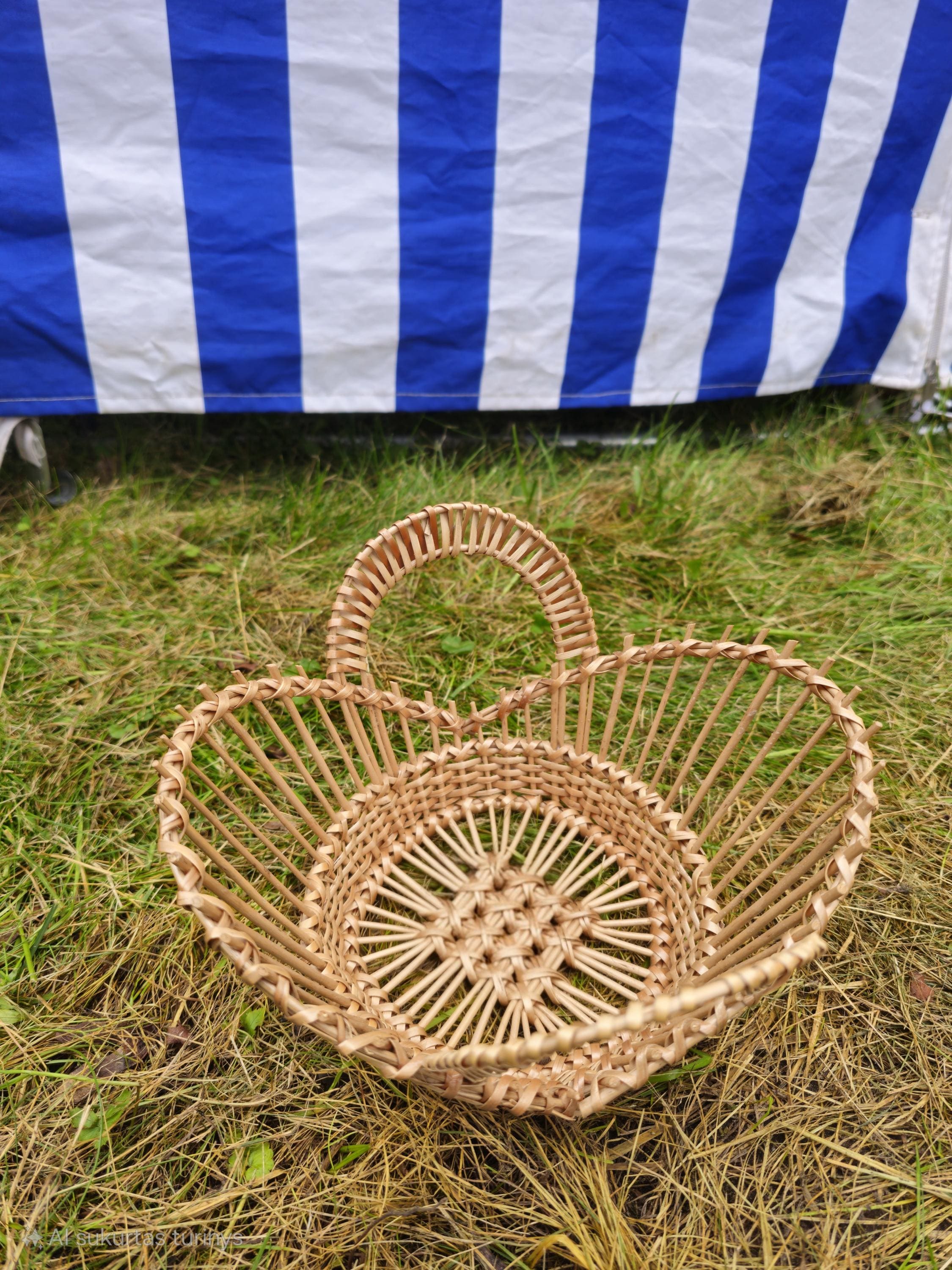 Rustic Open-Weave Willow Basket – Handwoven Decorative Bowl for Bread, Fruit or Display