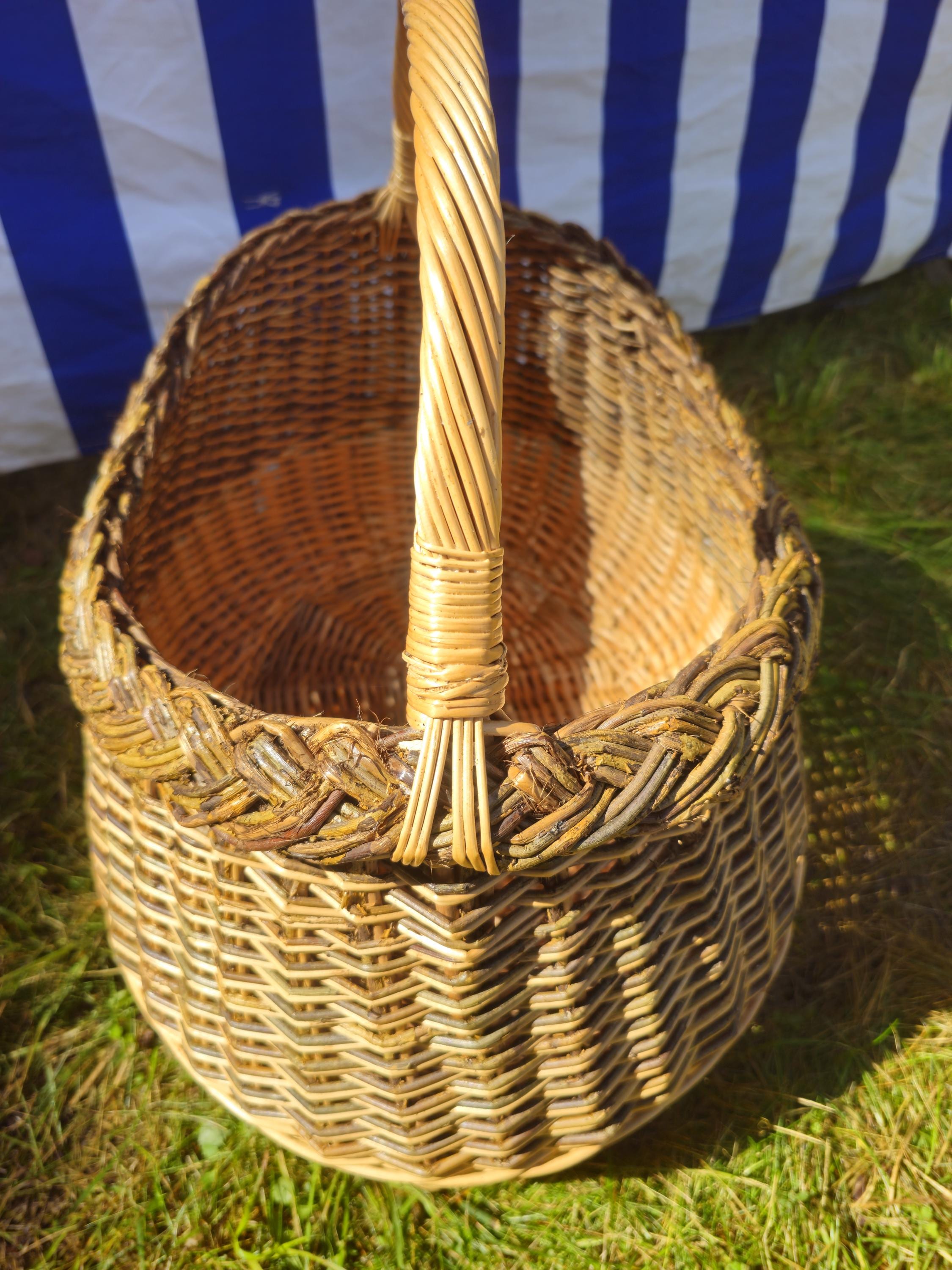Wicker Mushroom Basket with Braided Rim – Handwoven Foraging Basket