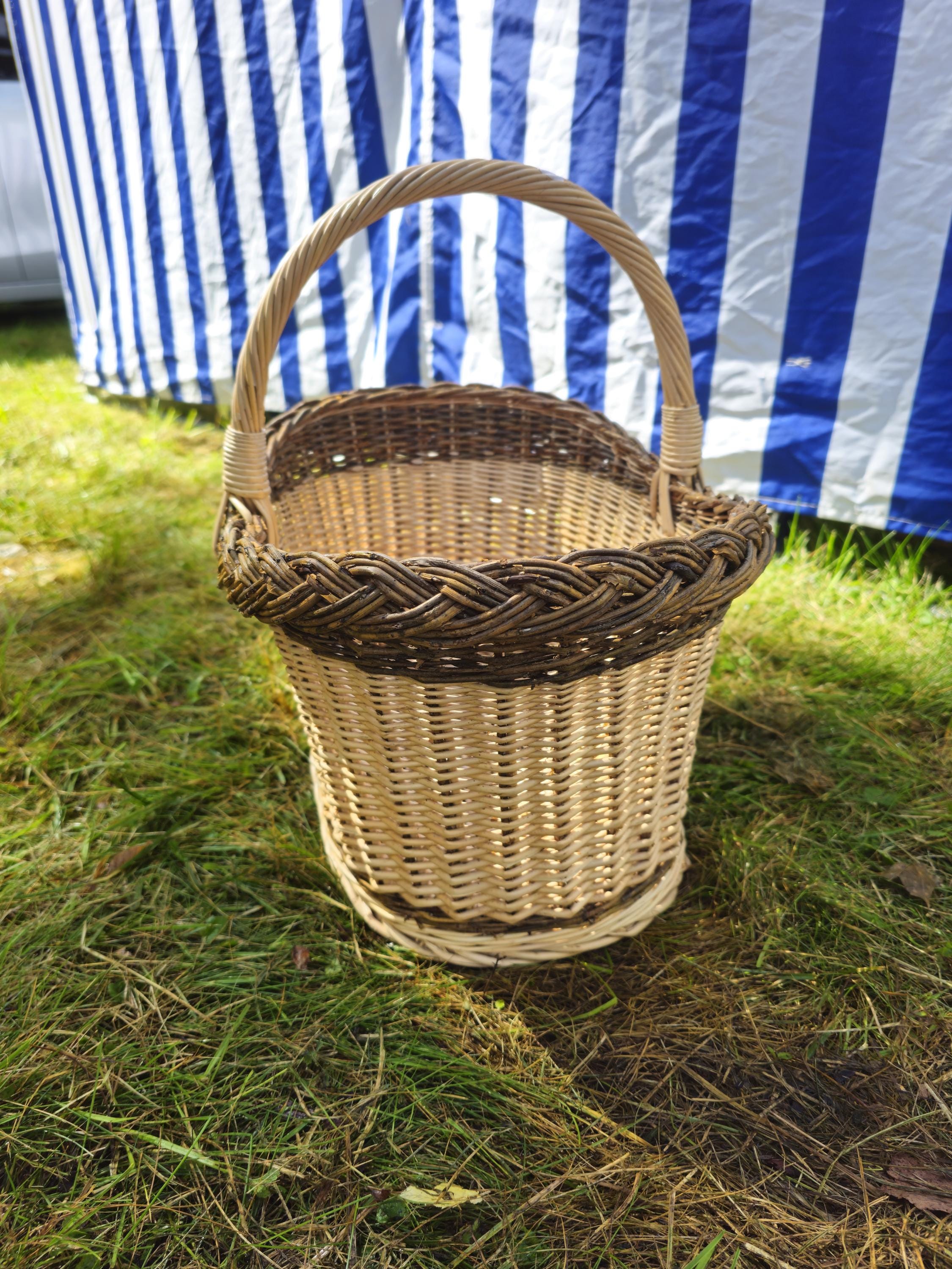 Handwoven Wicker Oval Basket: Large Willow Storage