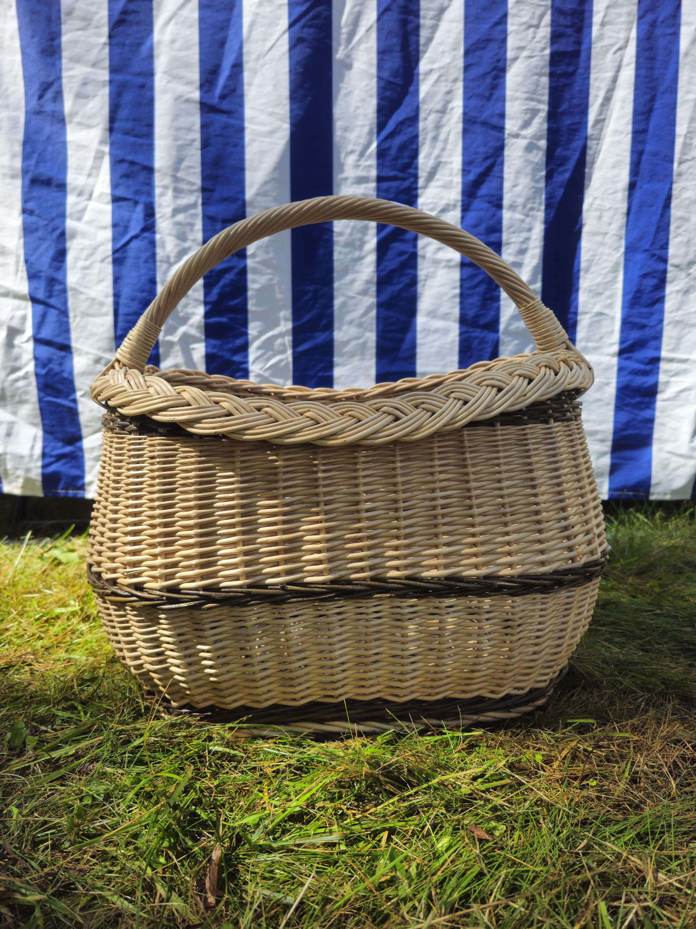 Wicker Oval Basket with Braided Rim – Medium Handwoven Willow Basket