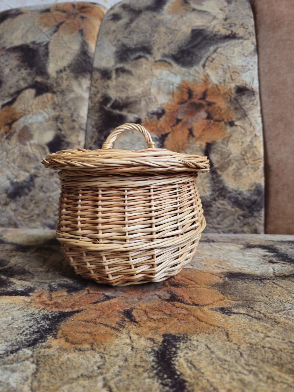 Handwoven Willow Basket Jar with Lid: Rustic Kitchen & Home Decor