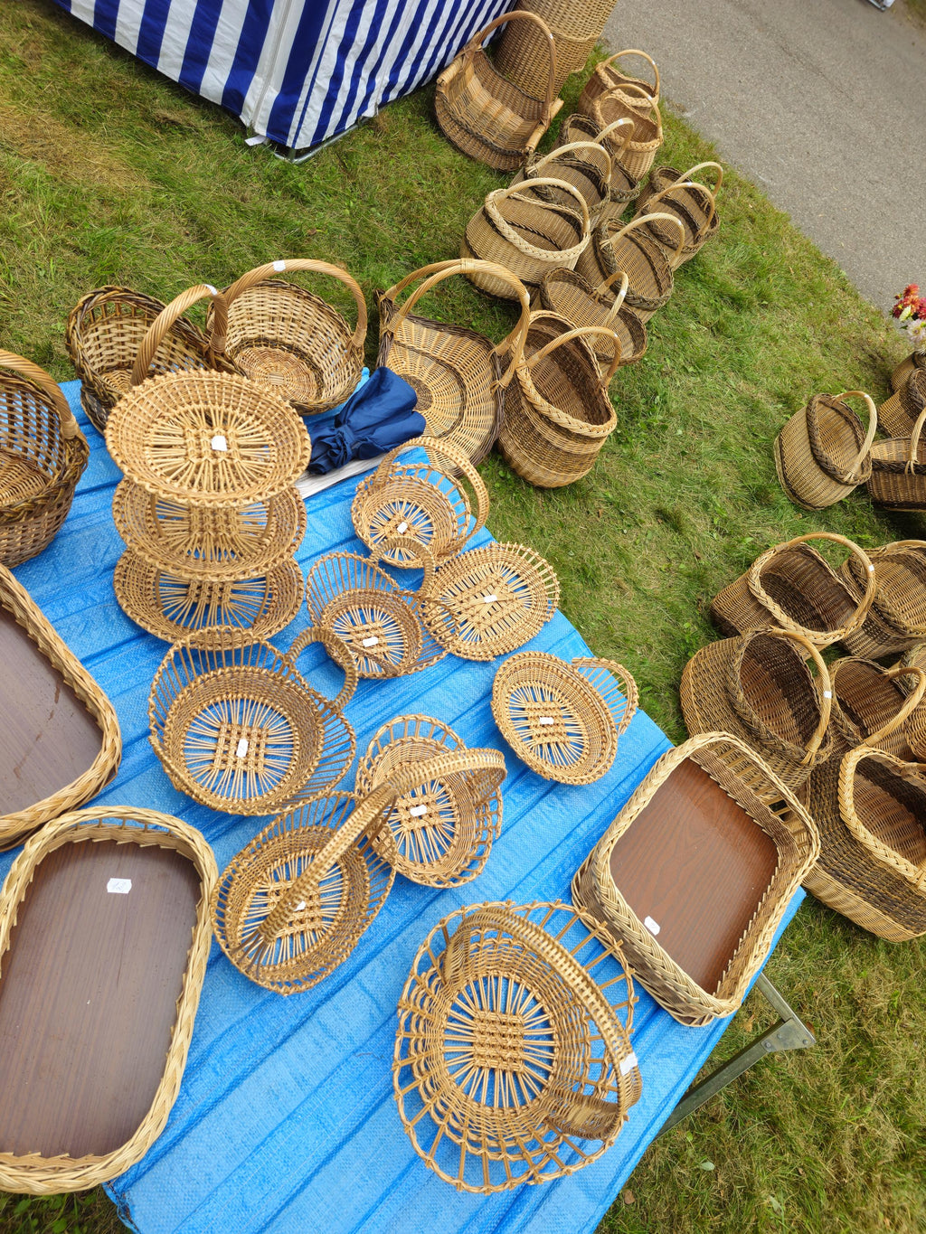 Oval Woven Wicker Tray – Natural Decorative Handcrafted Piece