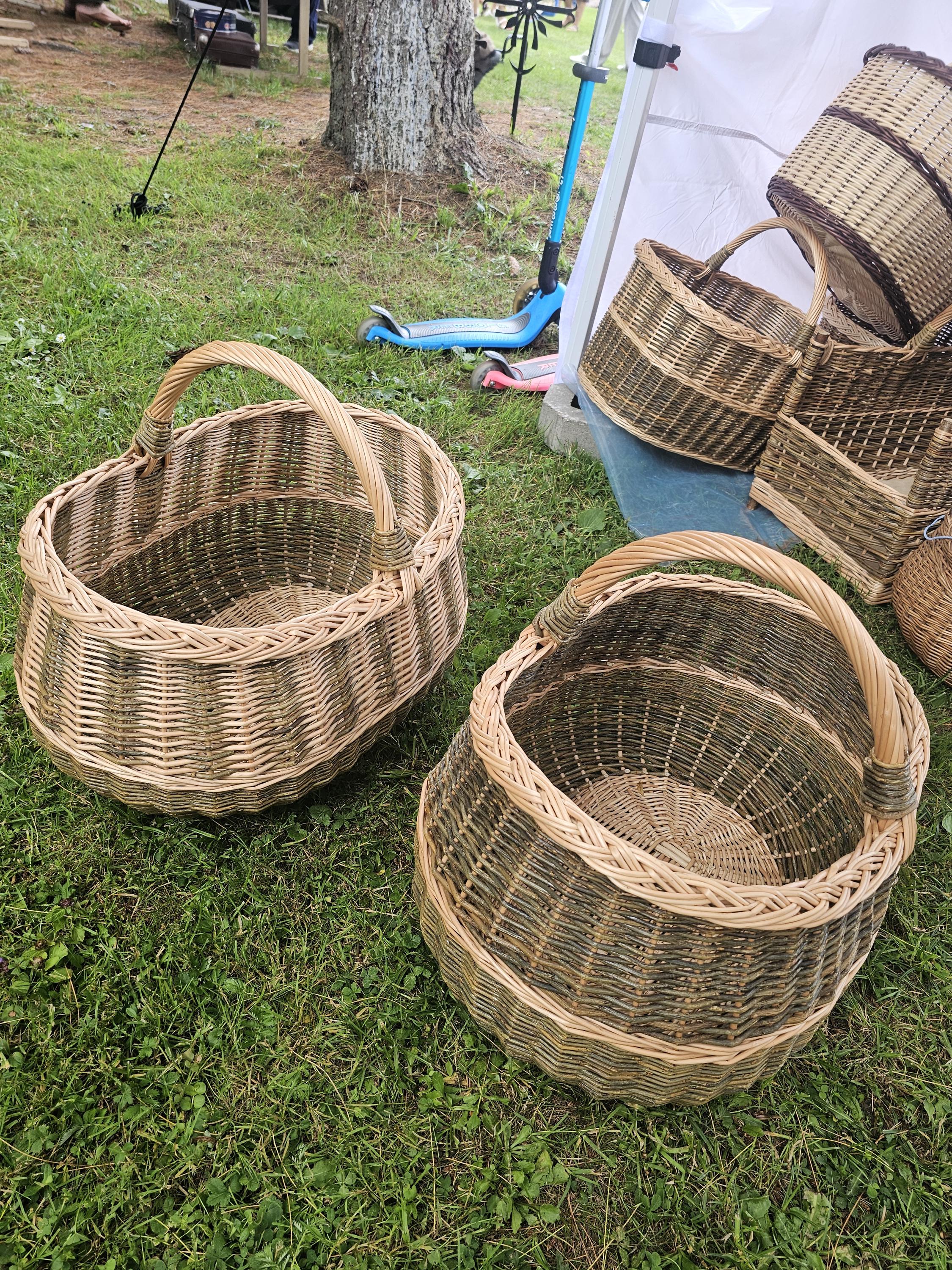 Extra Large Handwoven Wicker Basket: Rustic Blanket & Pillow Storage