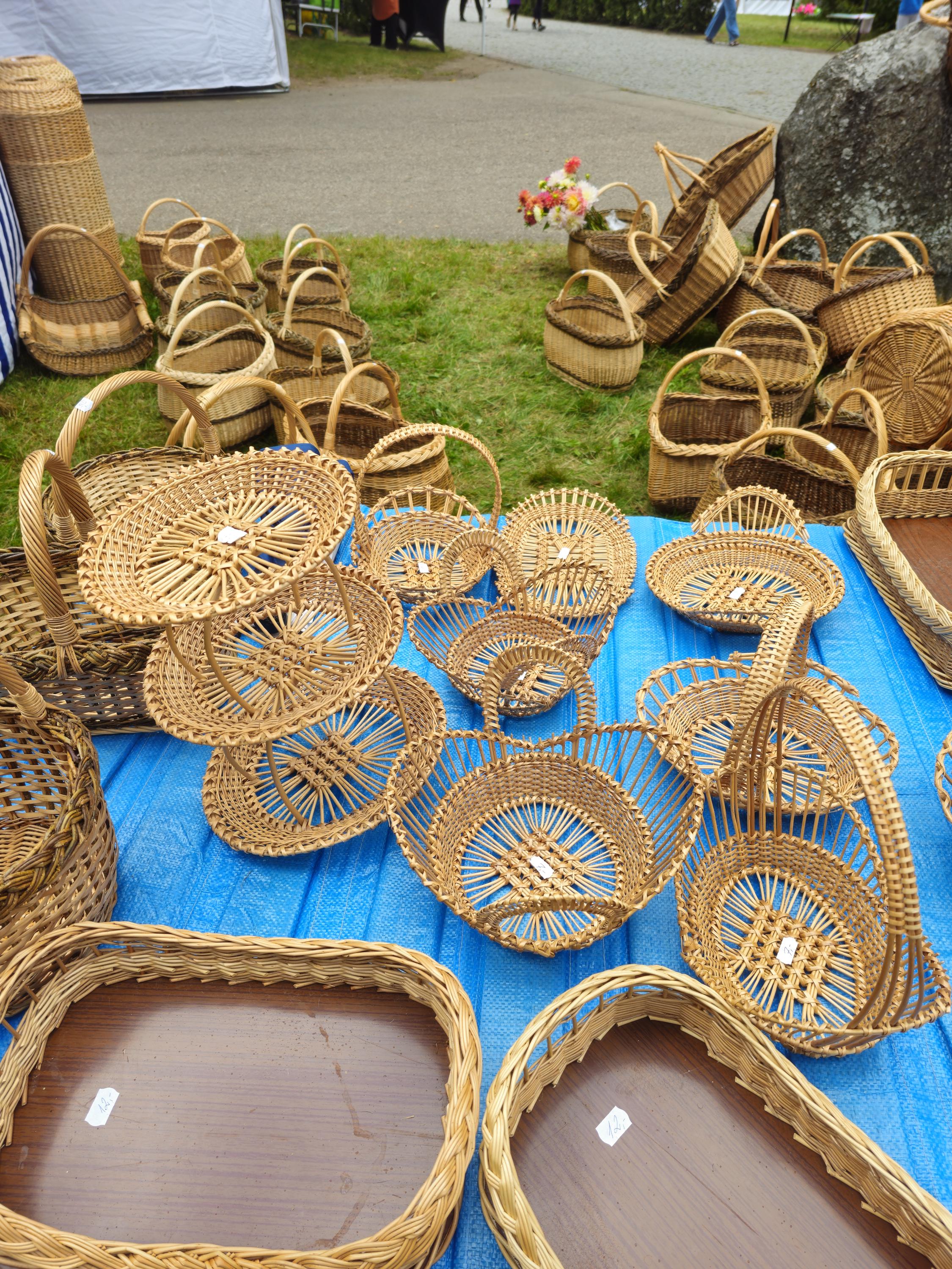 Oval Woven Wicker Tray – Natural Decorative Handcrafted Piece