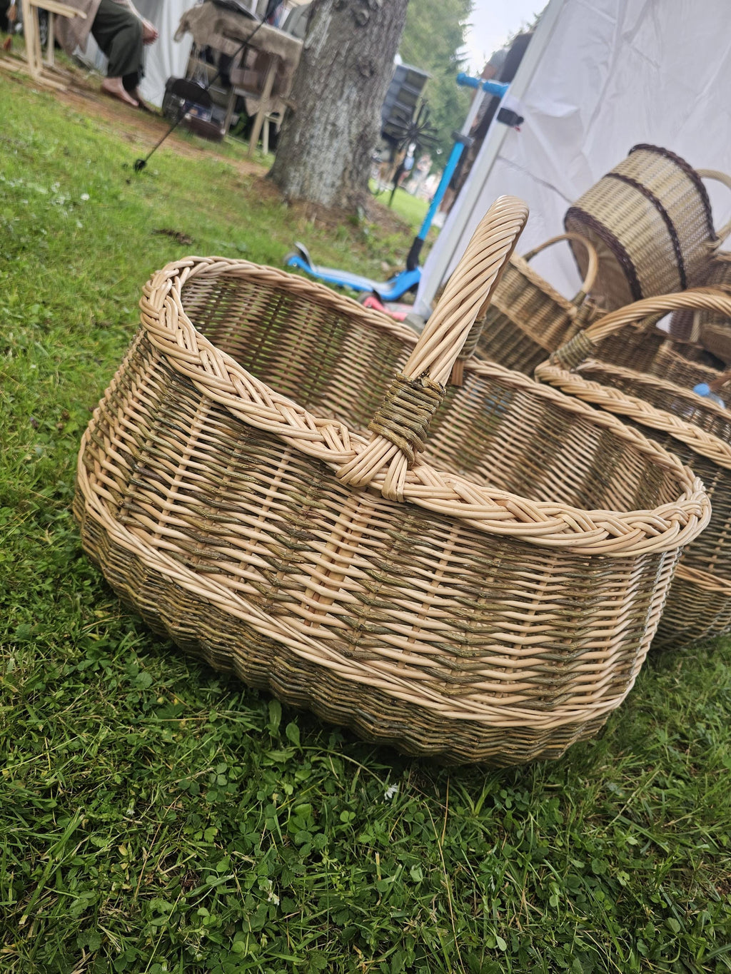 Extra Large Handwoven Wicker Basket: Rustic Blanket & Pillow Storage