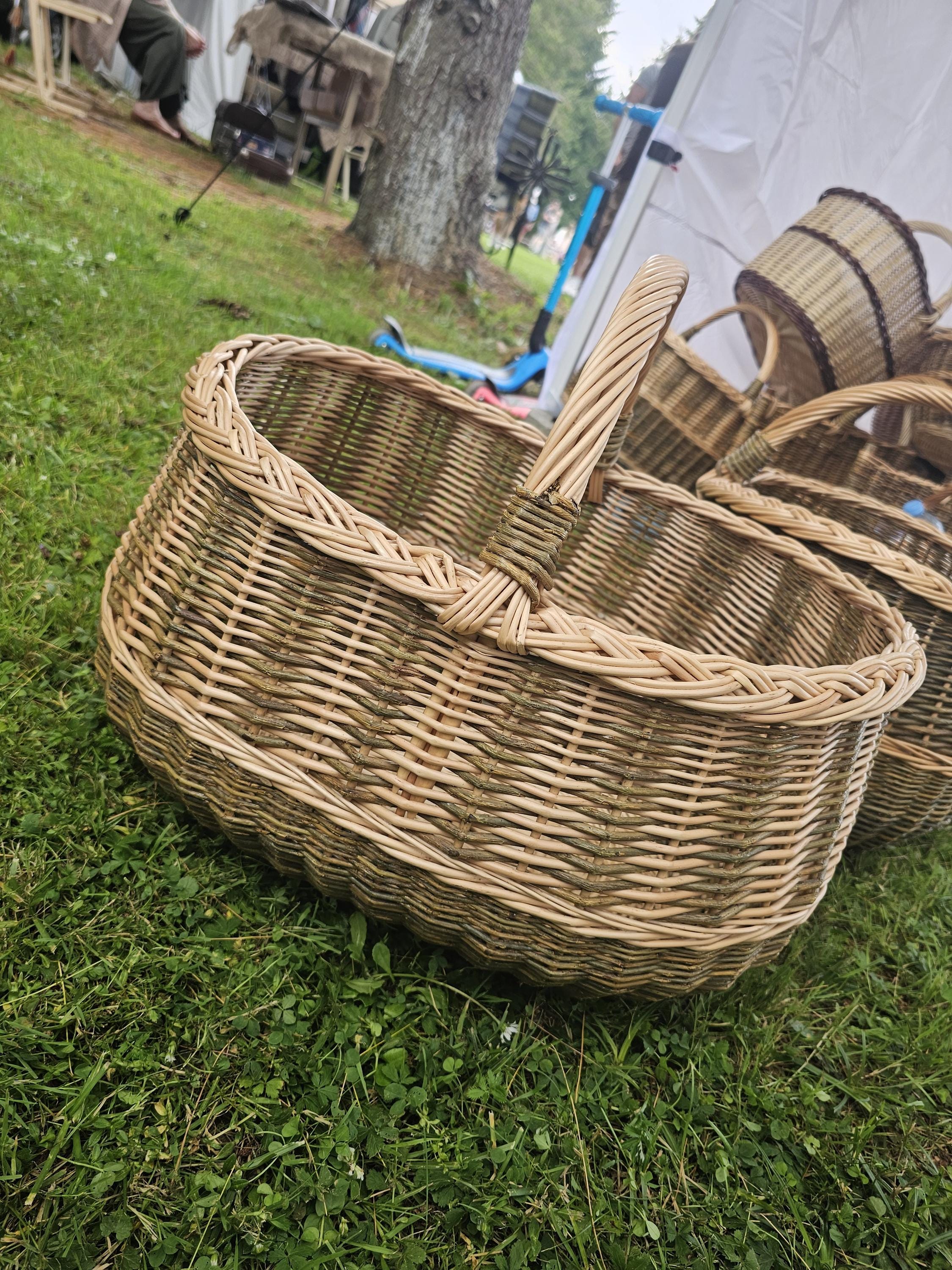 Extra Large Handwoven Wicker Basket: Rustic Blanket & Pillow Storage