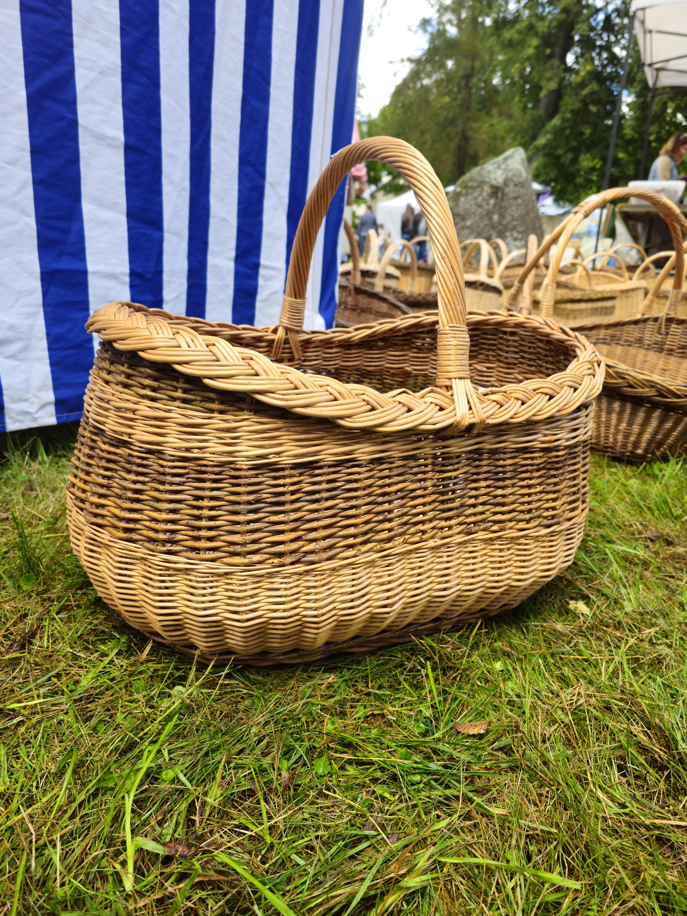 Braided Rim Large Wicker Gathering Basket – Rustic Handwoven Willow Foraging Basket