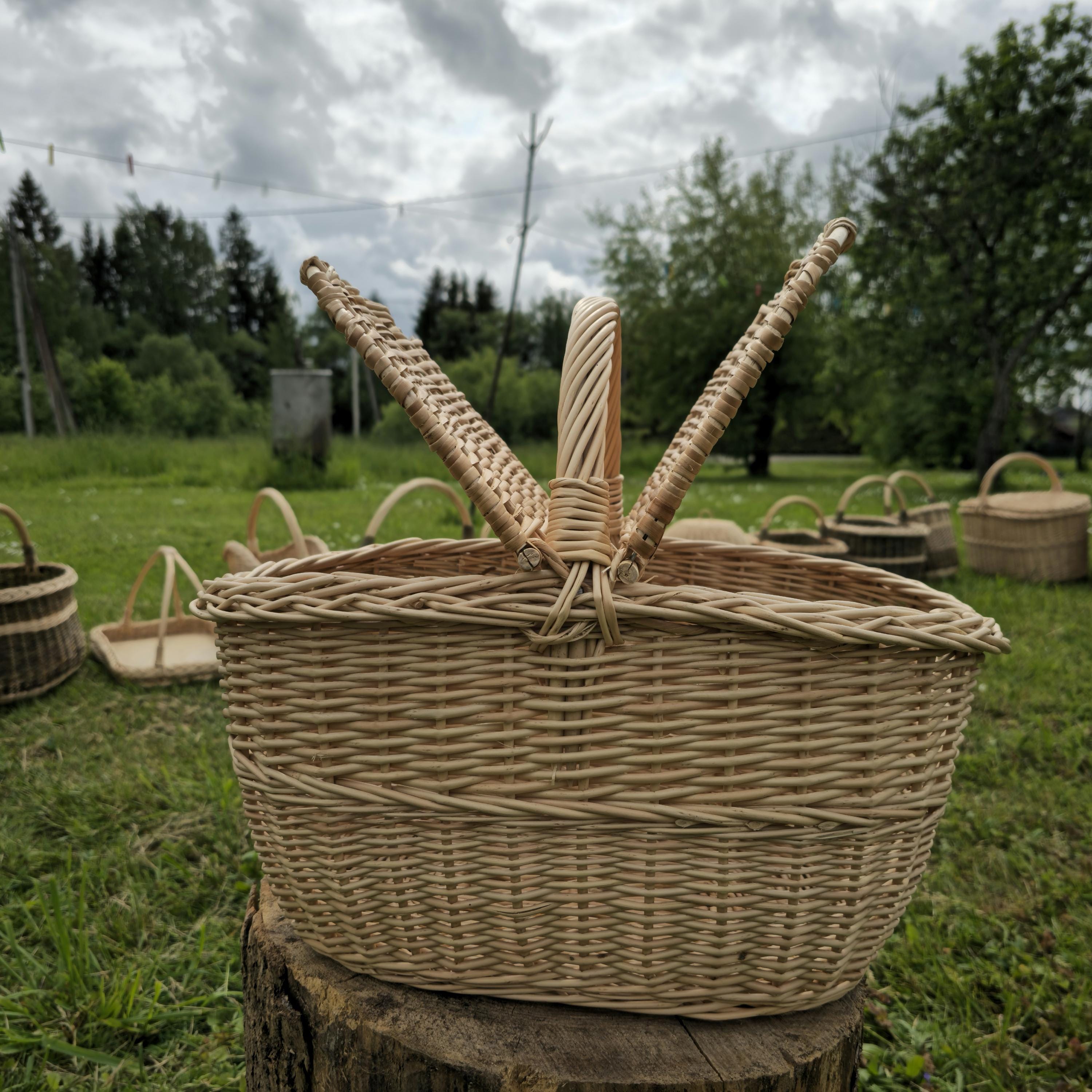 Large Wicker Picnic Basket: Handmade Willow Cottagecore Basket