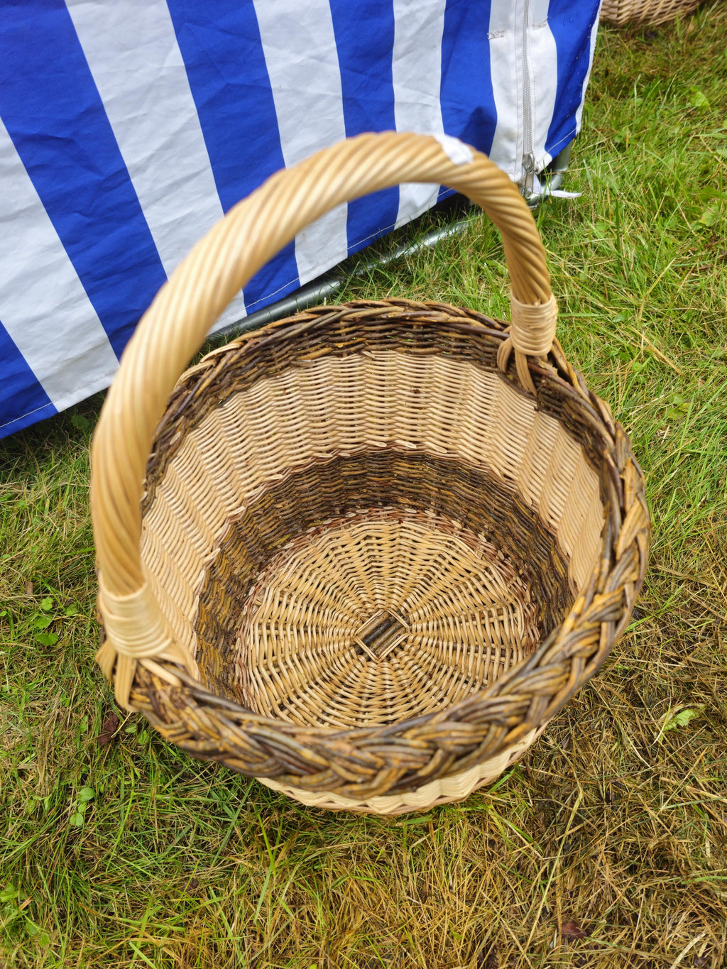 Wicker Basket with Dark Braided Rim – Rustic Handwoven Storage Basket