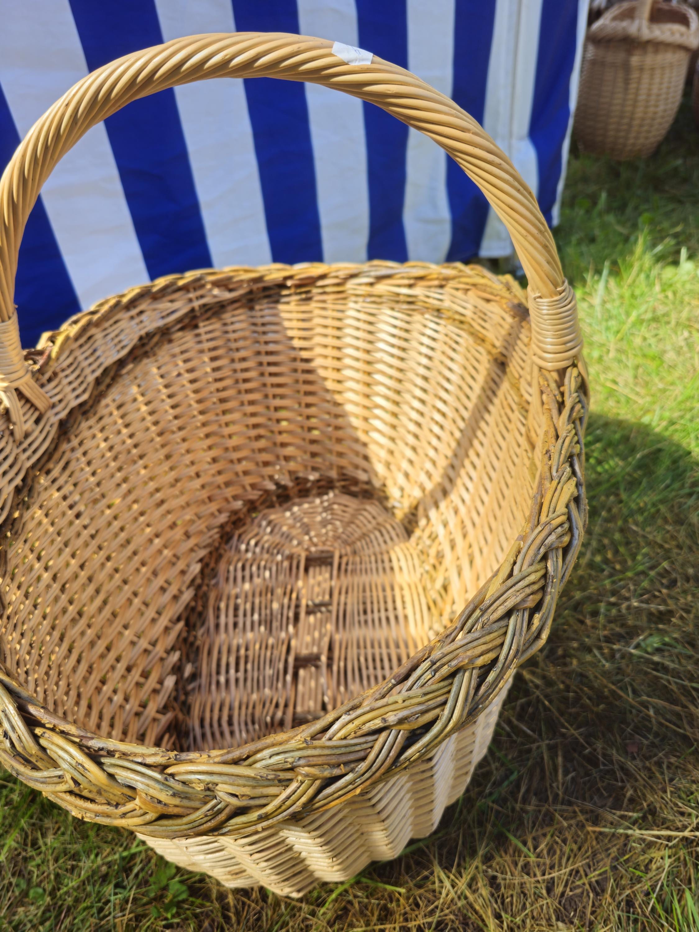 Large Oval Wicker Basket with Rustic Finish – Handwoven Willow Foraging & Storage Basket
