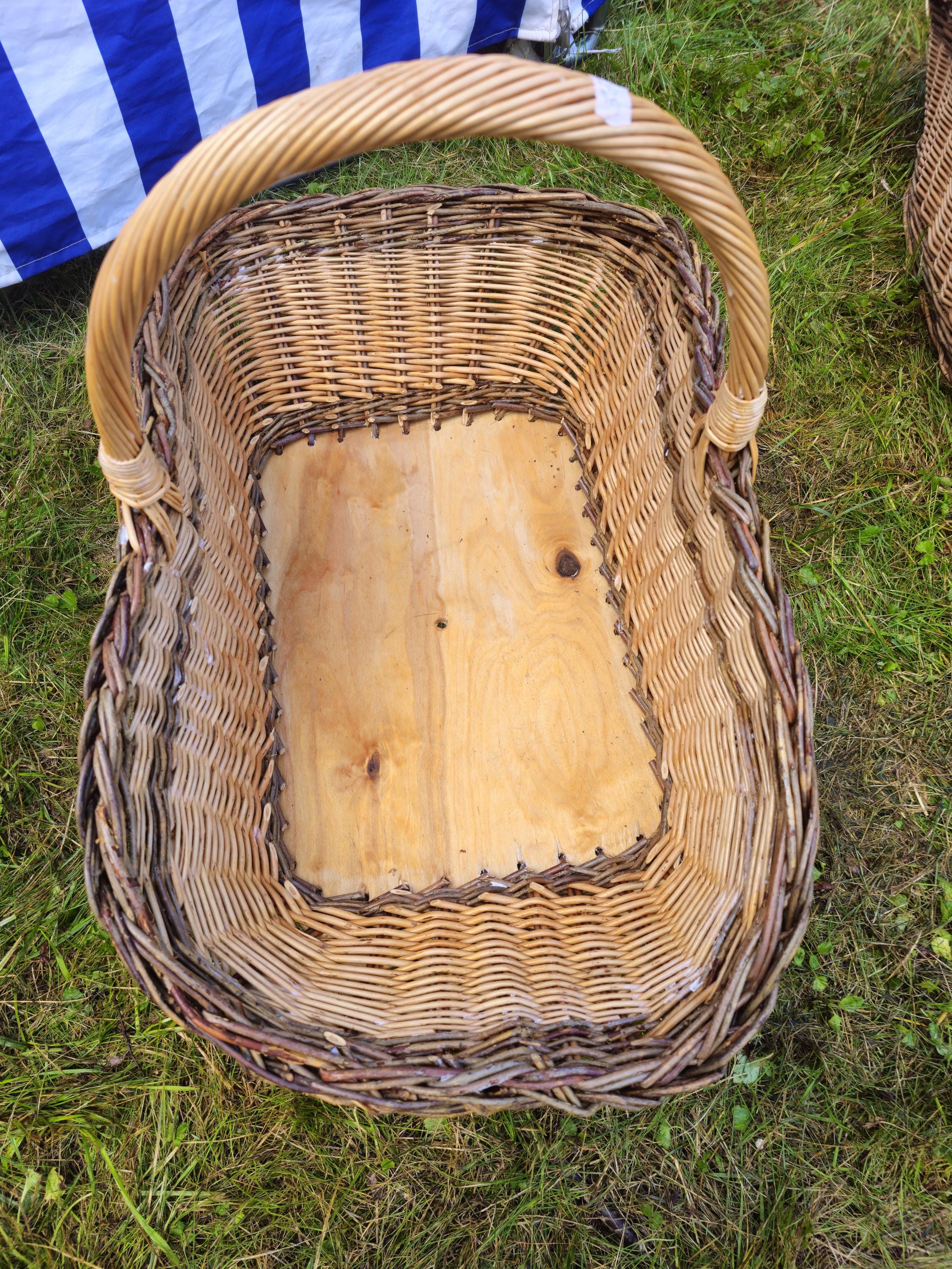 Wicker Gathering Basket with Wooden Base – Extra Large Handwoven Willow Basket