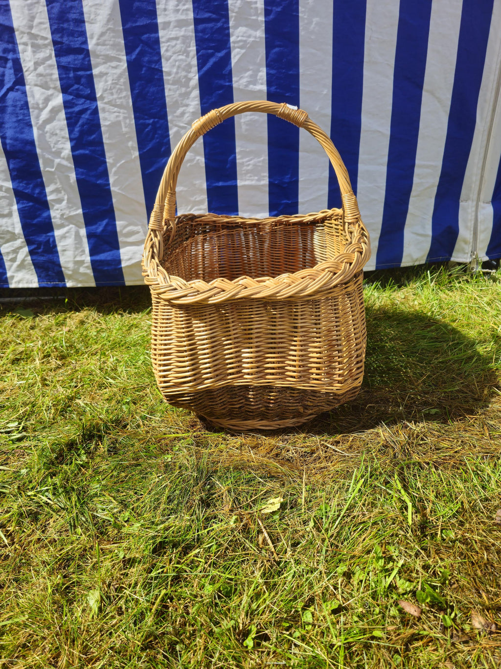 Wicker Mushroom Basket with Thick Braided Edge – Traditional Handwoven Foraging Basket