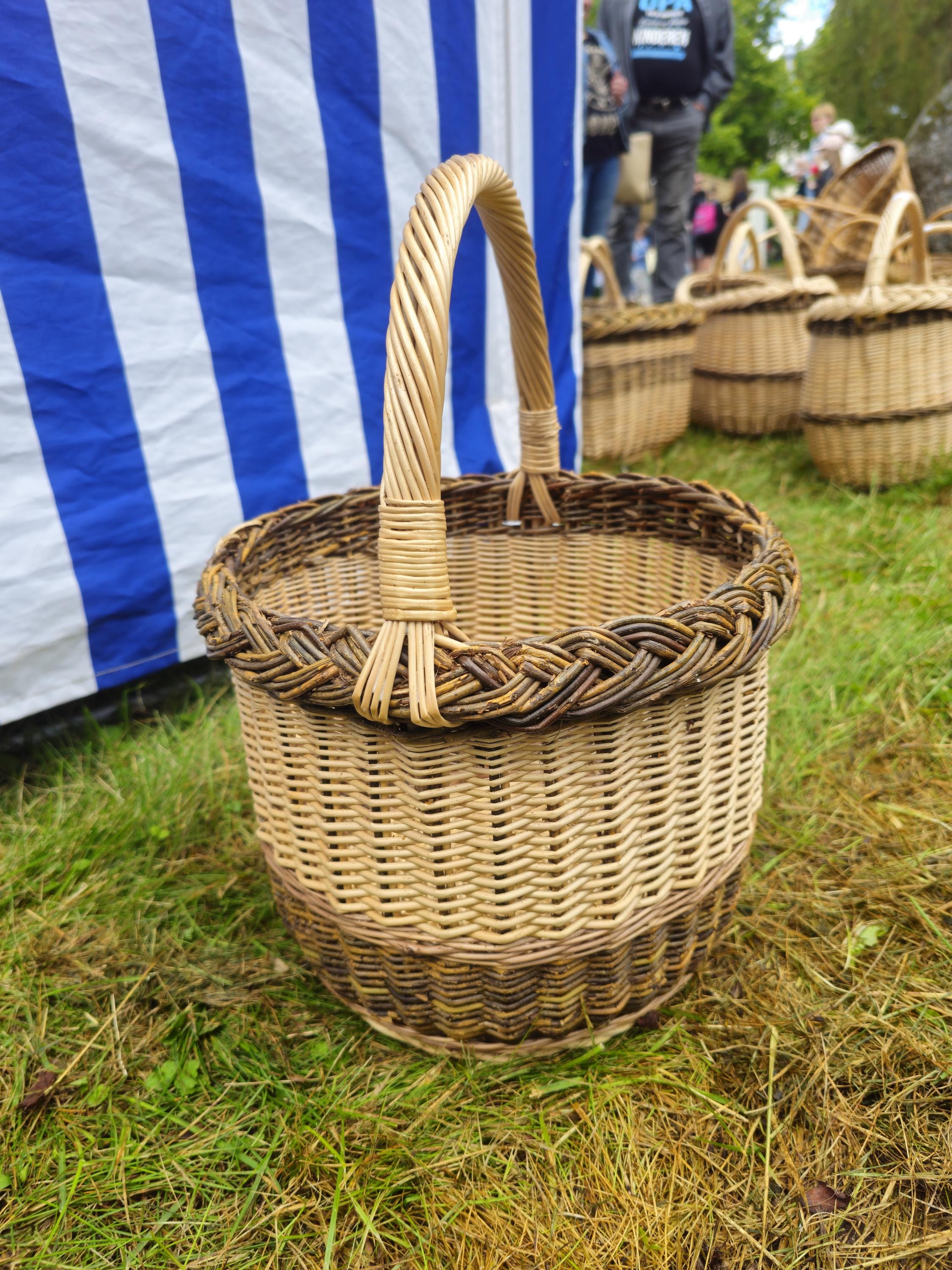 Wicker Basket with Dark Braided Rim – Rustic Handwoven Storage Basket