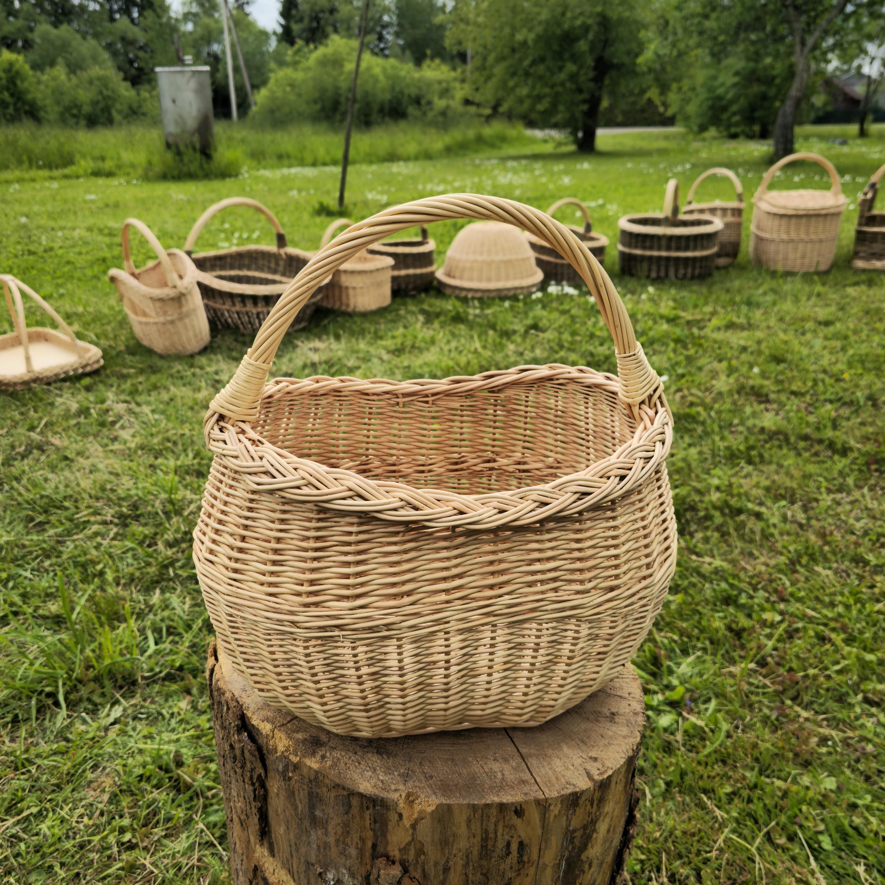 Handwoven Wicker Basket: Rustic Willow Storage, Lithuanian Craft