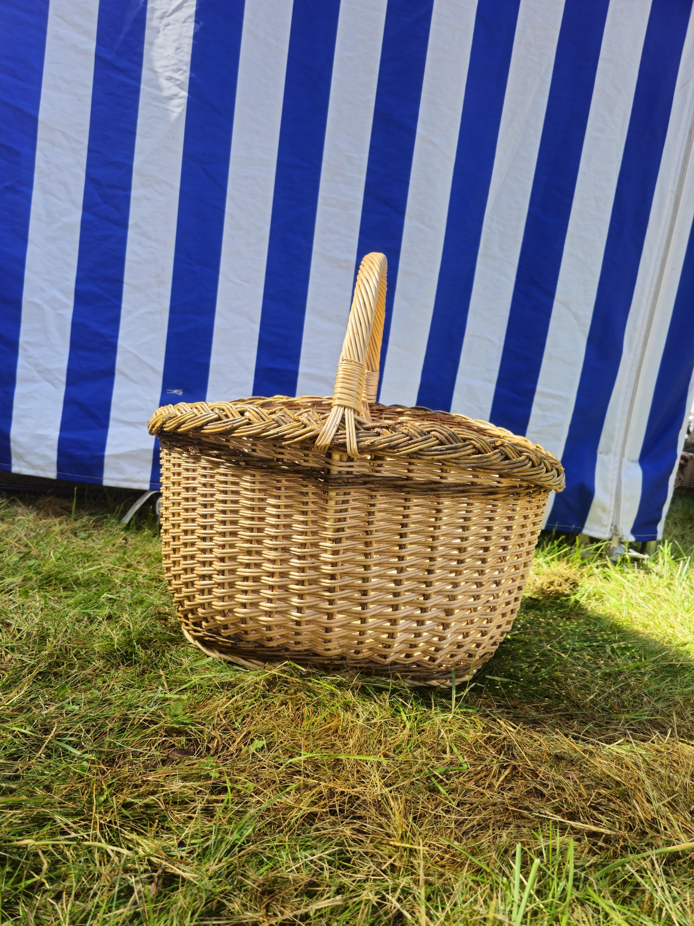 Large Oval Wicker Basket with Rustic Finish – Handwoven Willow Foraging & Storage Basket