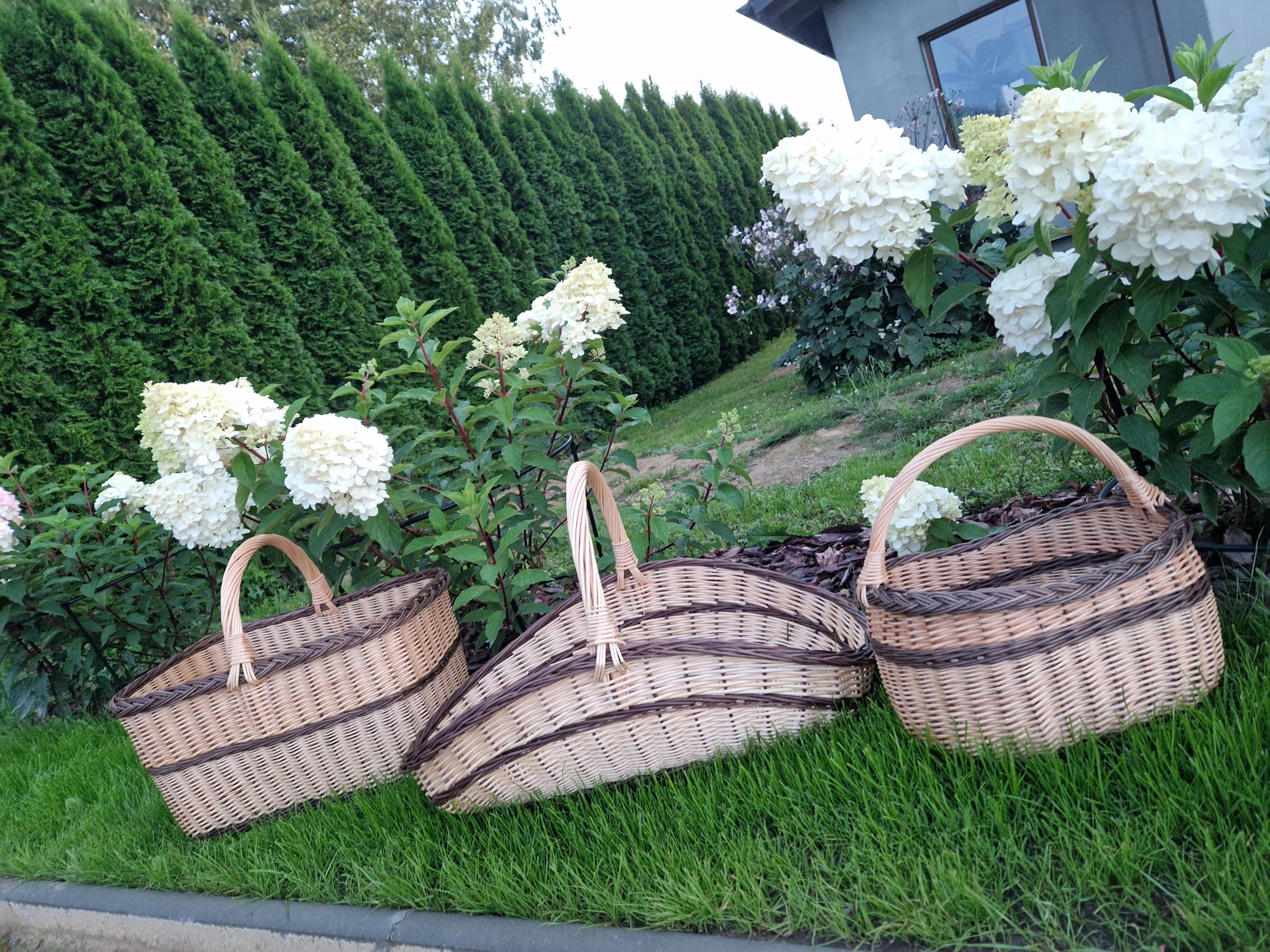 Extra-large Wicker Basket | Two-Tone Willow Trug for Foraging & Flower Gathering | Rustic Farmhouse Decoration