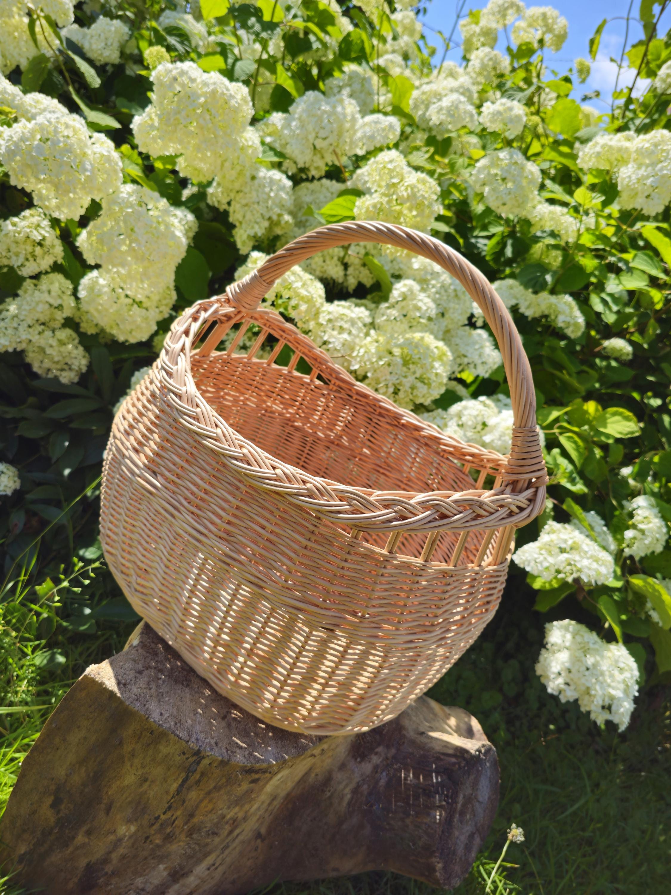Rustic Decorative Wicker Basket – Handwoven Natural Storage – Farmhouse Cottagecore Home Decor