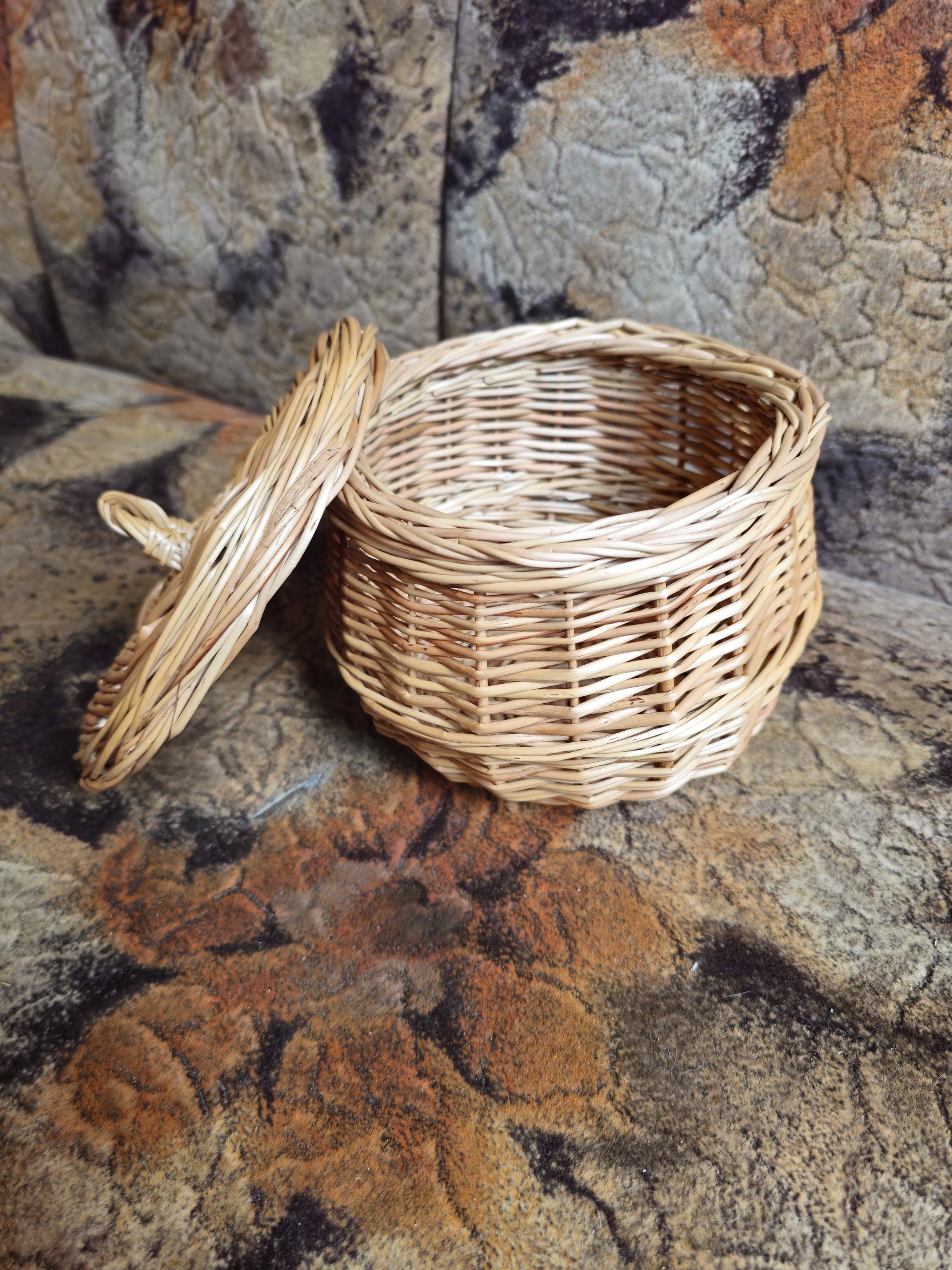 Handwoven Willow Basket Jar with Lid: Rustic Kitchen & Home Decor