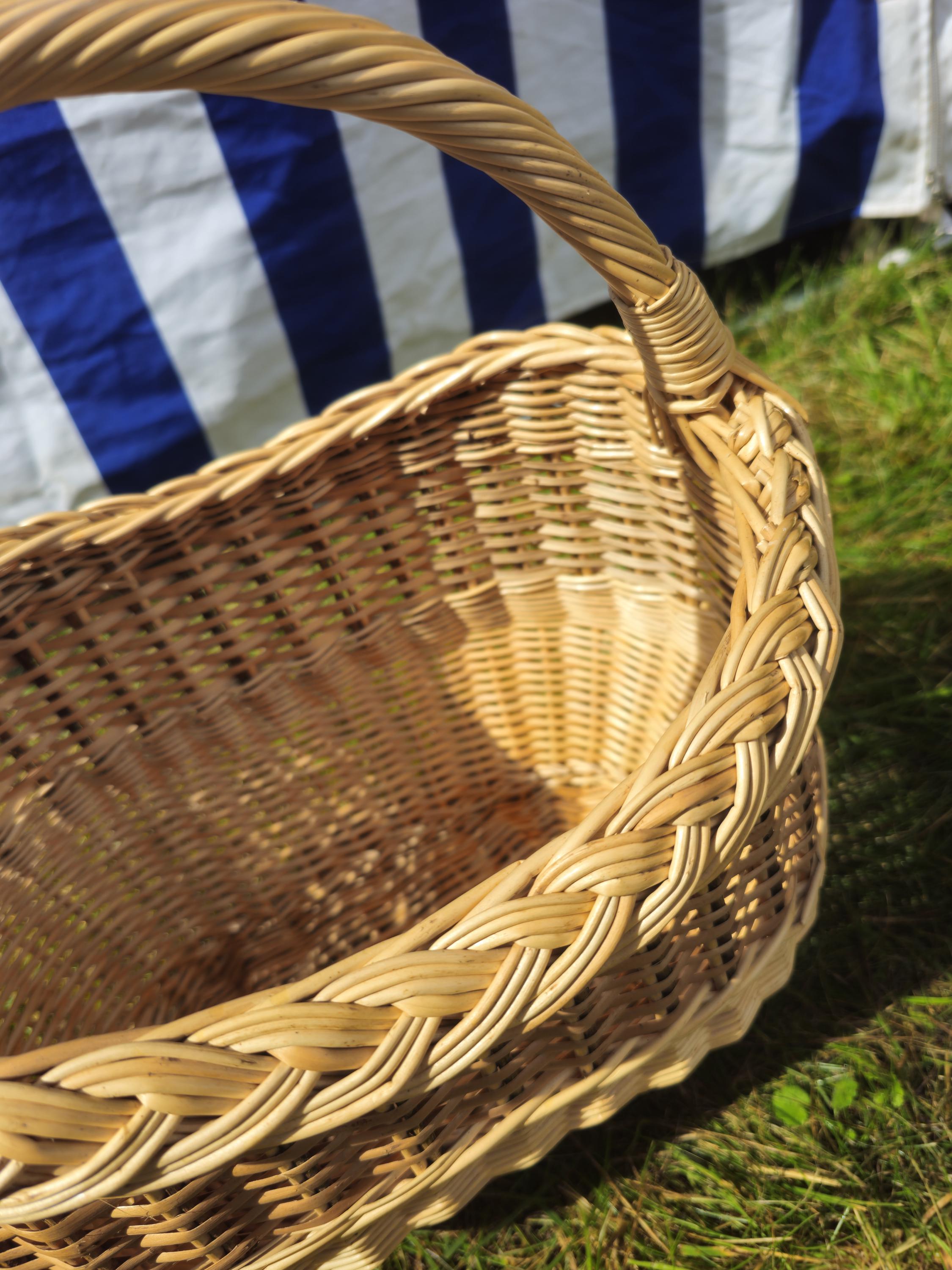 Wicker Basket with Braided Rim – Handwoven Rustic Willow Basket