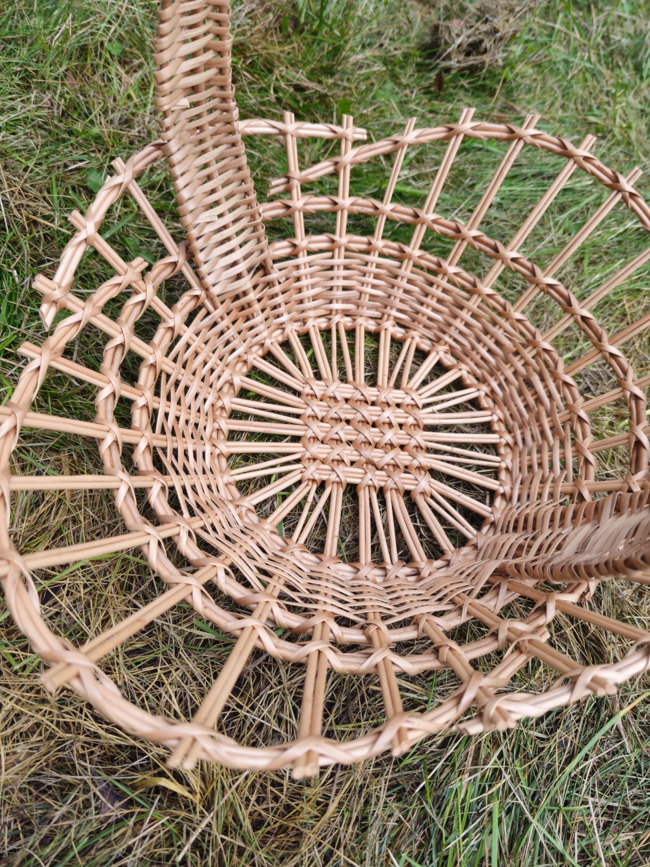 Shallow Wicker Display Basket with Arched Handle – Oval Handwoven Tray