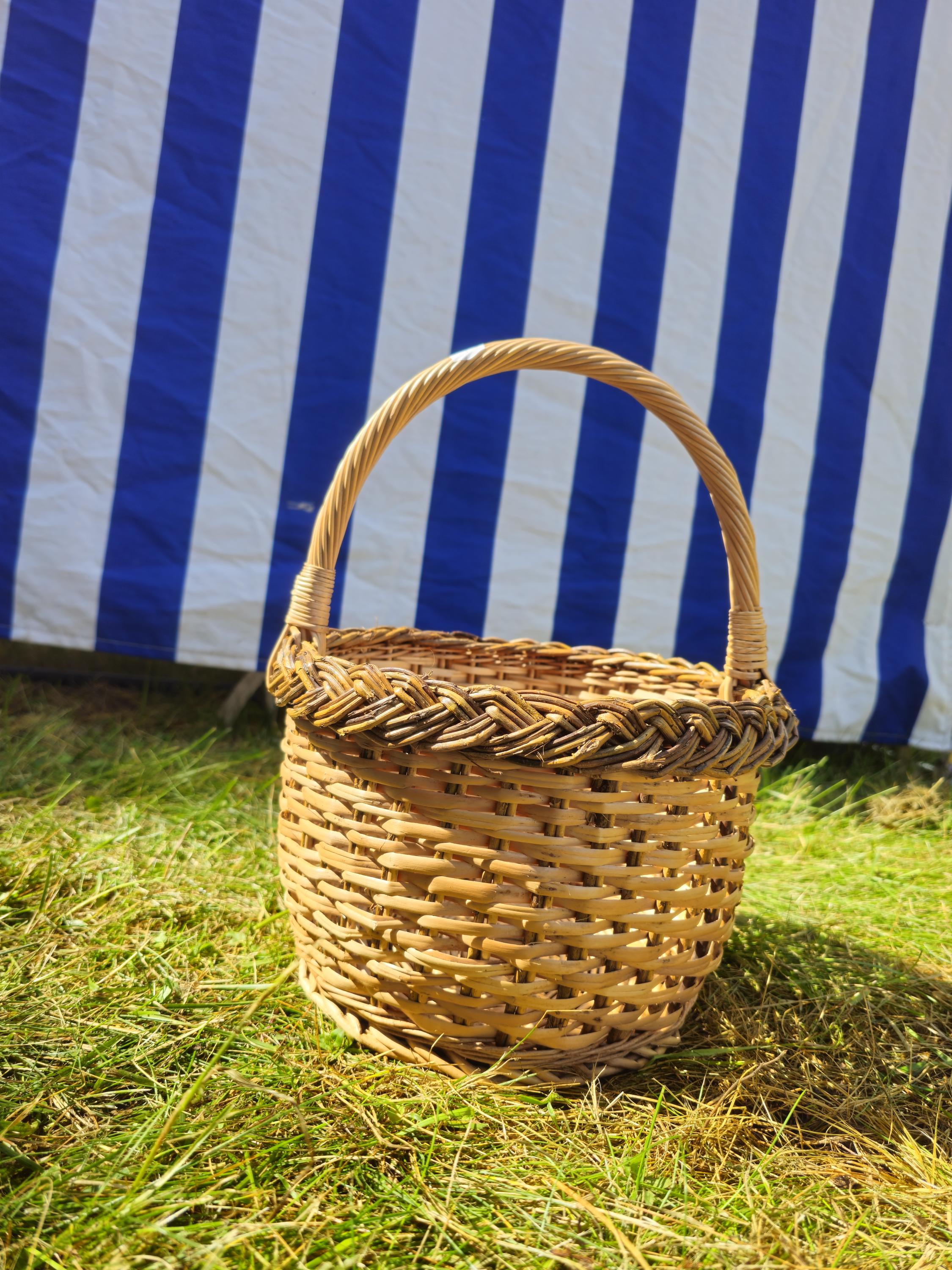 Round Wicker Basket – Handwoven Natural Storage