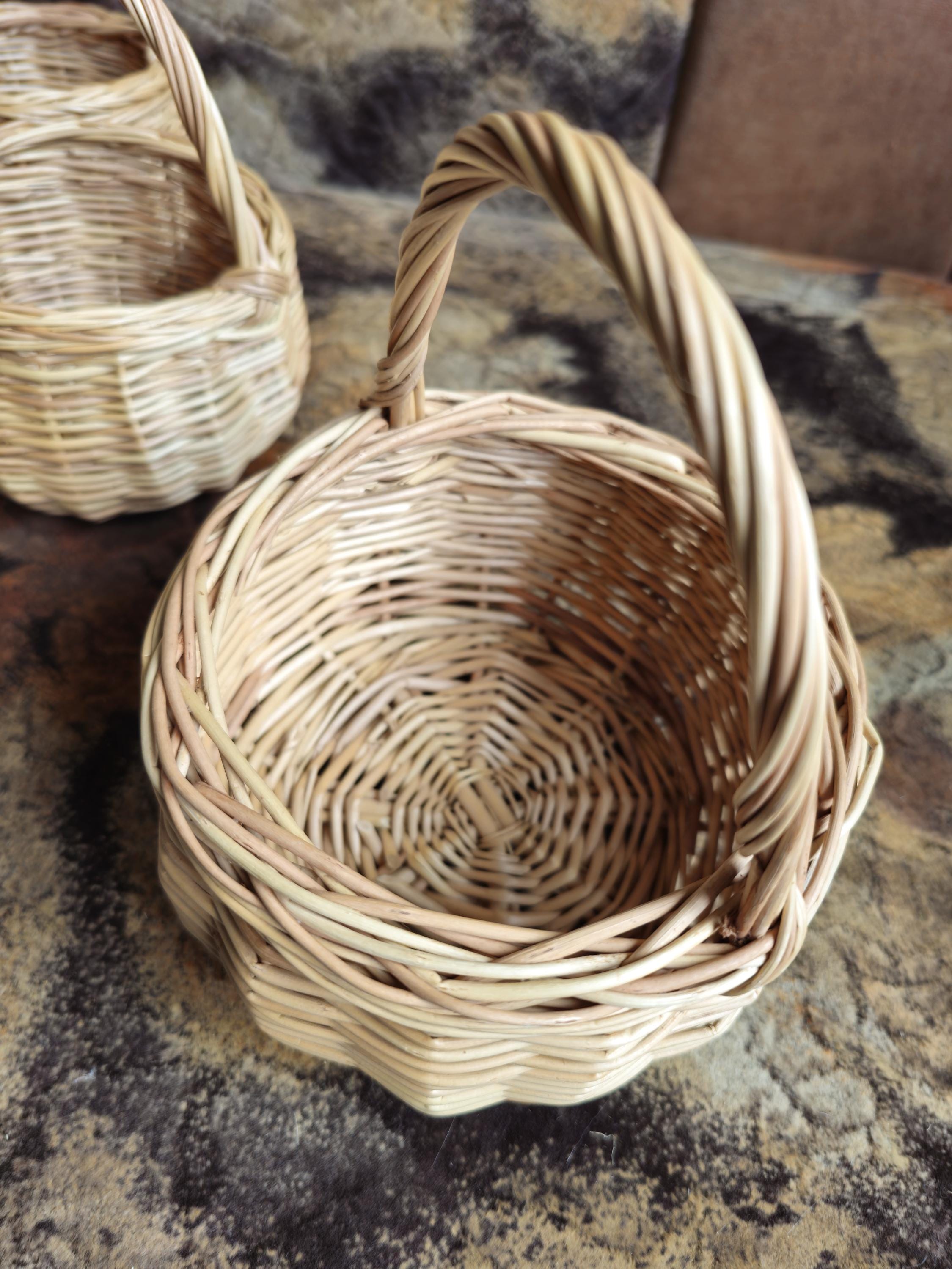 Small Handwoven Willow Basket with Handle | Rustic Foraging Charm