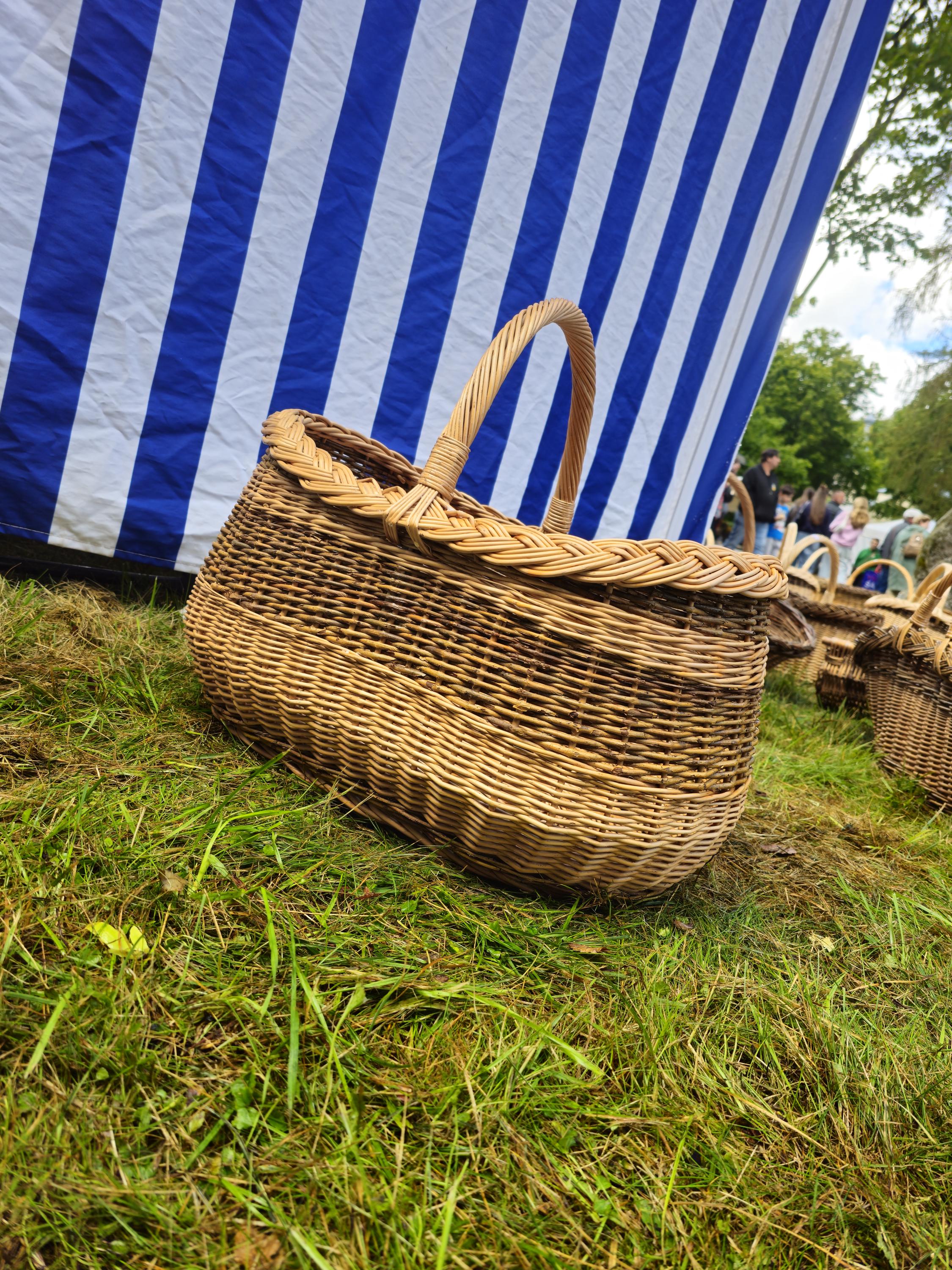 Braided Rim Large Wicker Gathering Basket – Rustic Handwoven Willow Foraging Basket